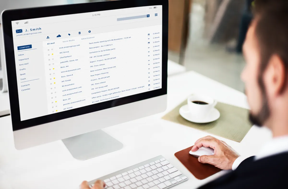 email-inbox-message-list-online-interface